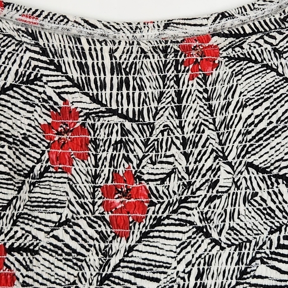 J. Jill Smocked Peasant Style Blouse Top Shirt Black White Red Floral Size MP - Picture 7 of 11
